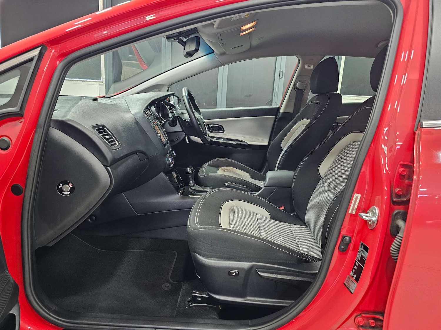 Used Kia Ceed 2015 for sale - 77406150: Photo 80