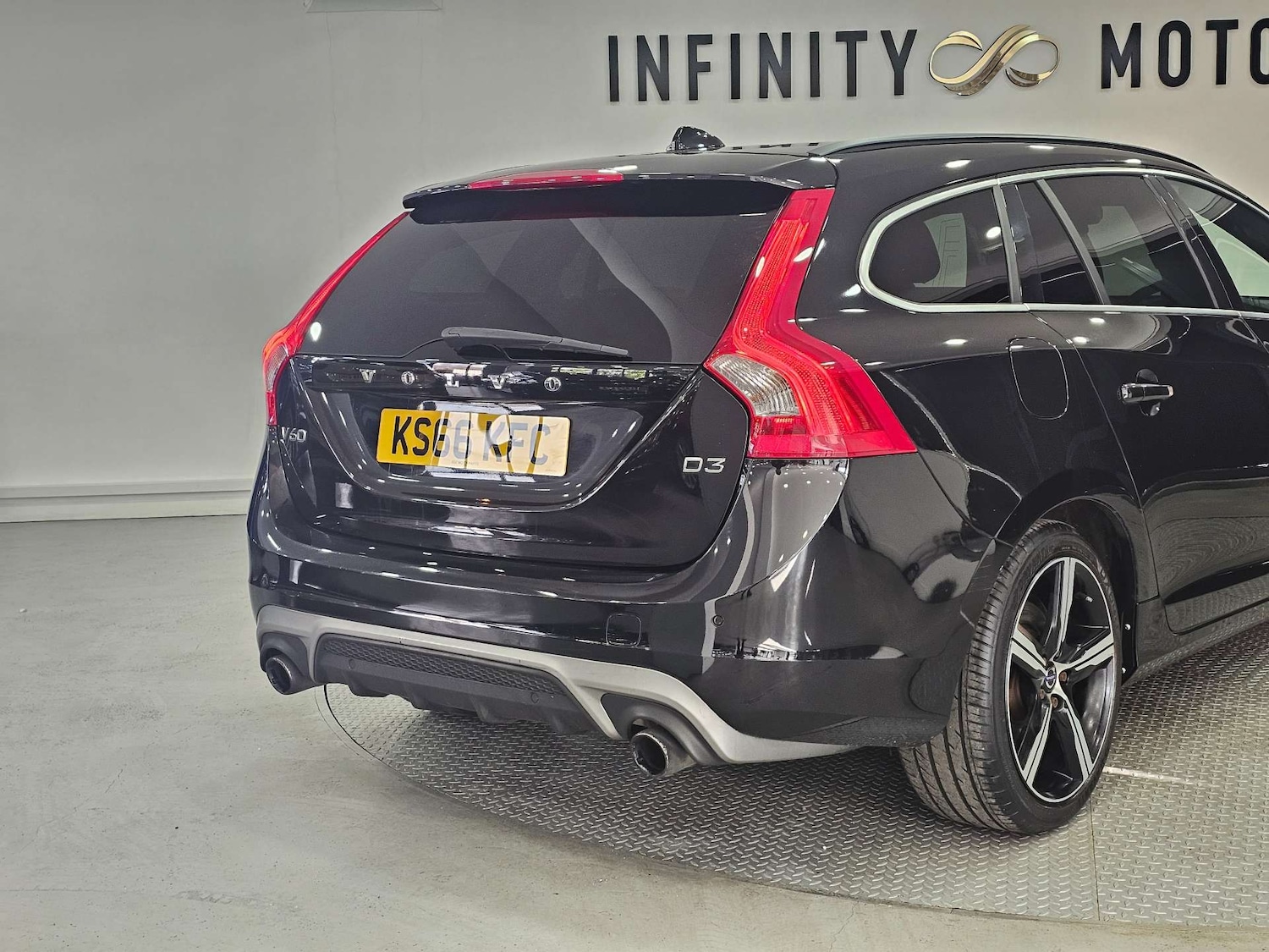 Used Volvo V60 2016 for sale - 77571265: Photo 33