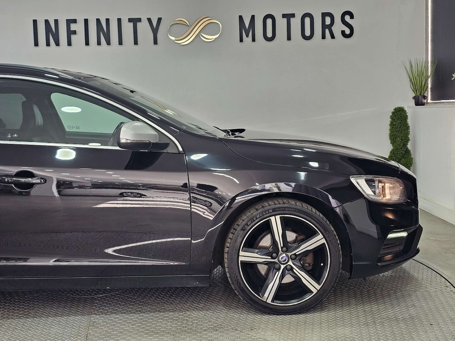 Used Volvo V60 2016 for sale - 77571265: Photo 35