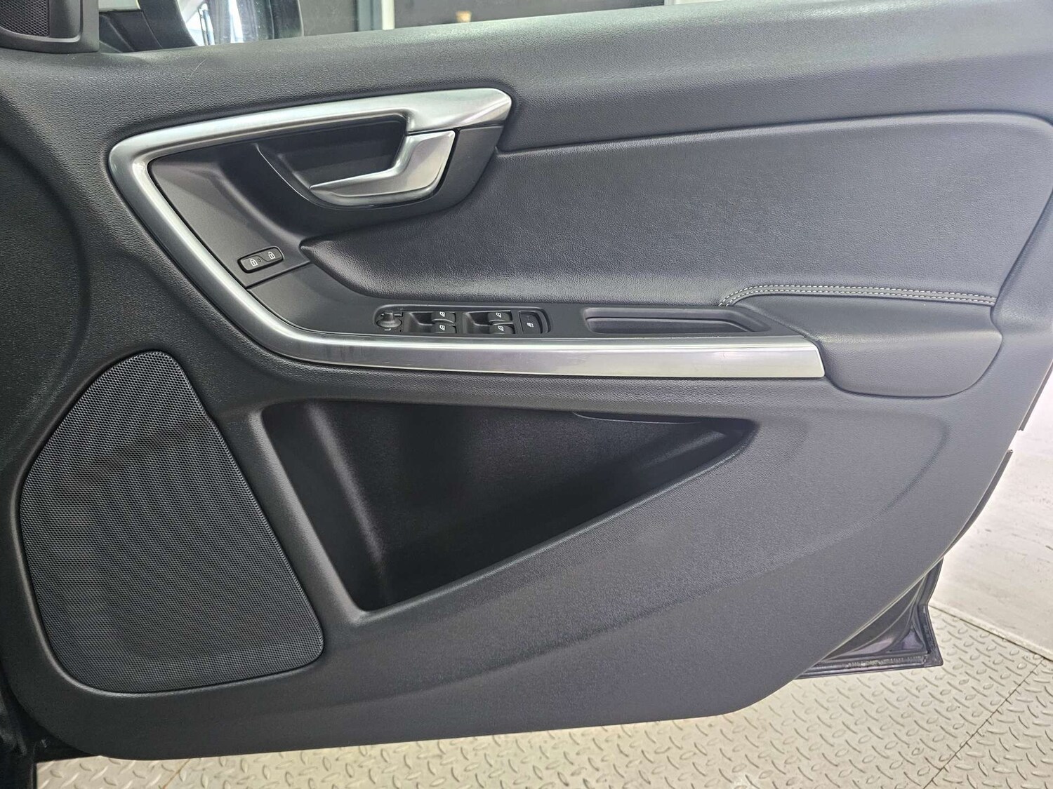 Used Volvo V60 2016 for sale - 77571265: Photo 44