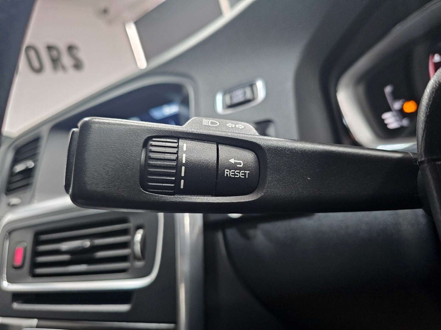 Used Volvo V60 2016 for sale - 77571265: Photo 55