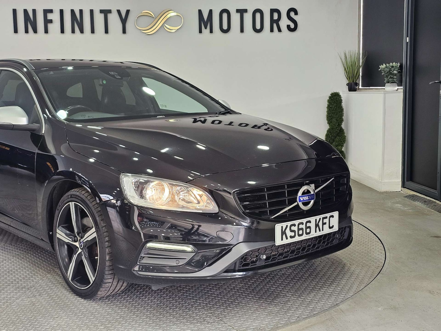 Used Volvo V60 2016 for sale - 77571265: Photo 6