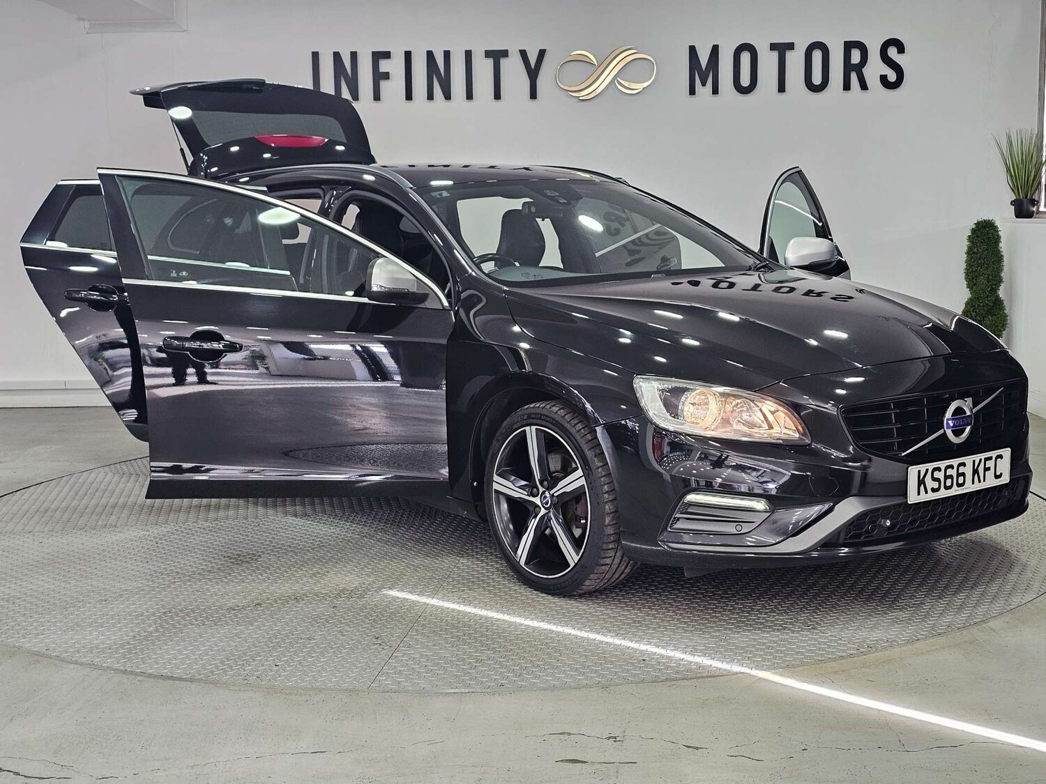 Used Volvo V60 2016 for sale - 77571265: Photo 60