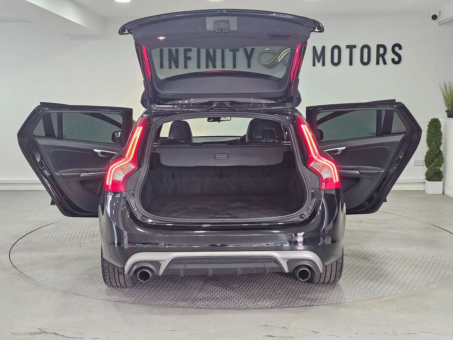 Used Volvo V60 2016 for sale - 77571265: Photo 63