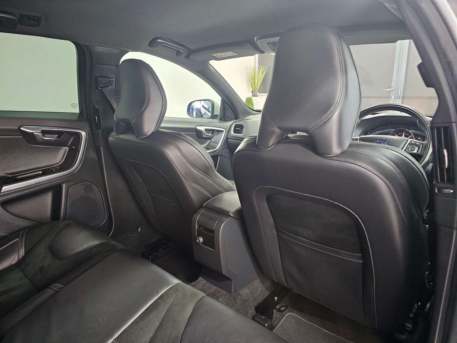 Used Volvo V60 2016 for sale - 77571265: Photo 74