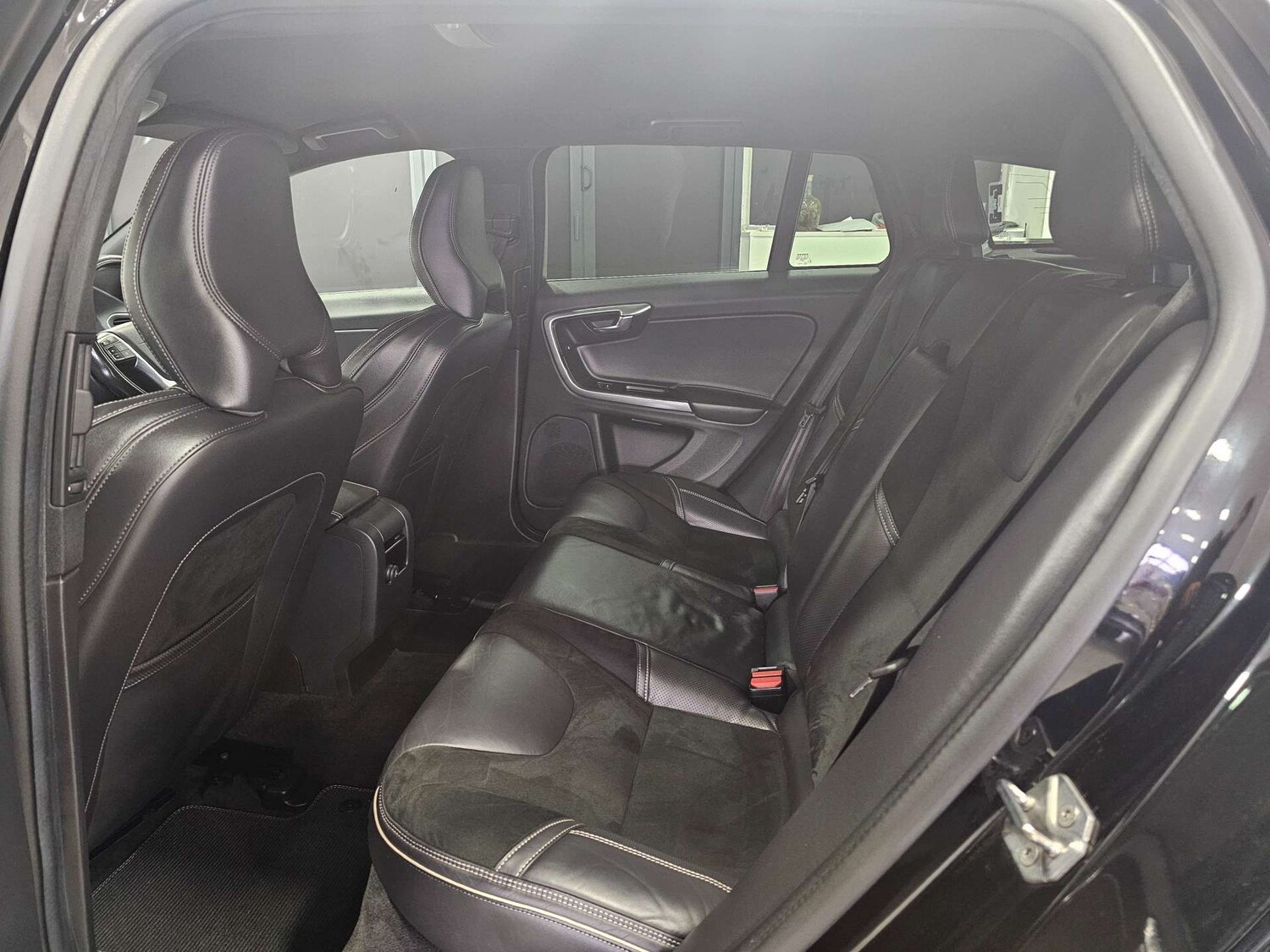 Used Volvo V60 2016 for sale - 77571265: Photo 76