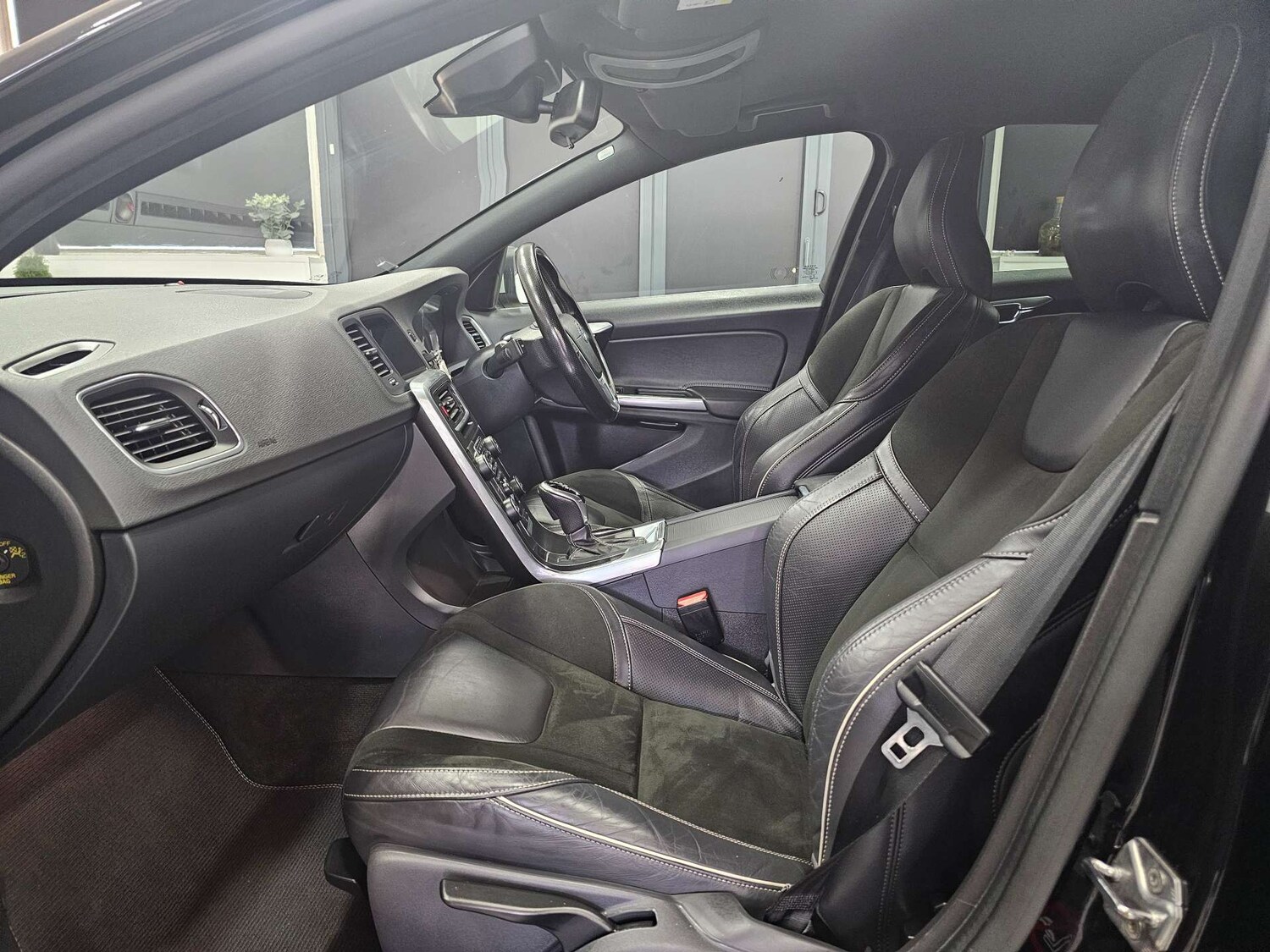 Used Volvo V60 2016 for sale - 77571265: Photo 88