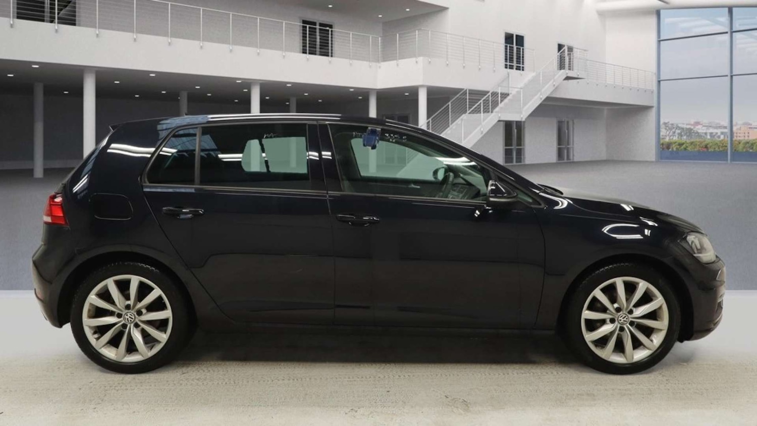 Used Volkswagen Golf 2017 for sale - 77172411: Photo 7