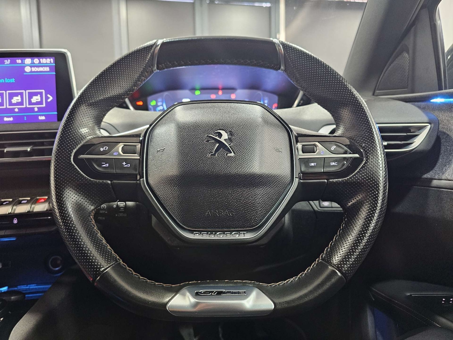 Used Peugeot 3008 2017 for sale - 77301749: Photo 10