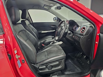 Used Suzuki Vitara 2018 for sale - 76972438: Photo