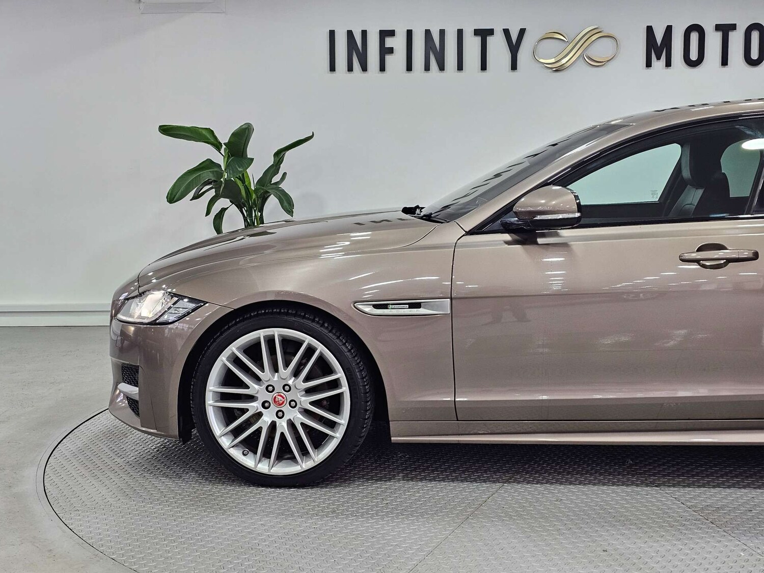 Used Jaguar XF 2016 for sale - 77420257: Photo 14