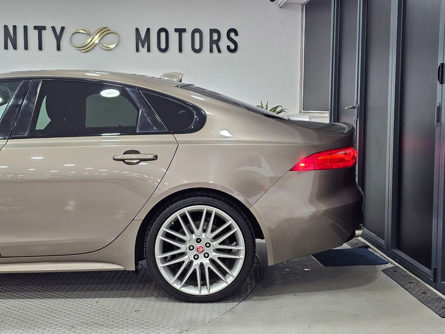 Used Jaguar XF 2016 for sale - 77420257: Photo 17