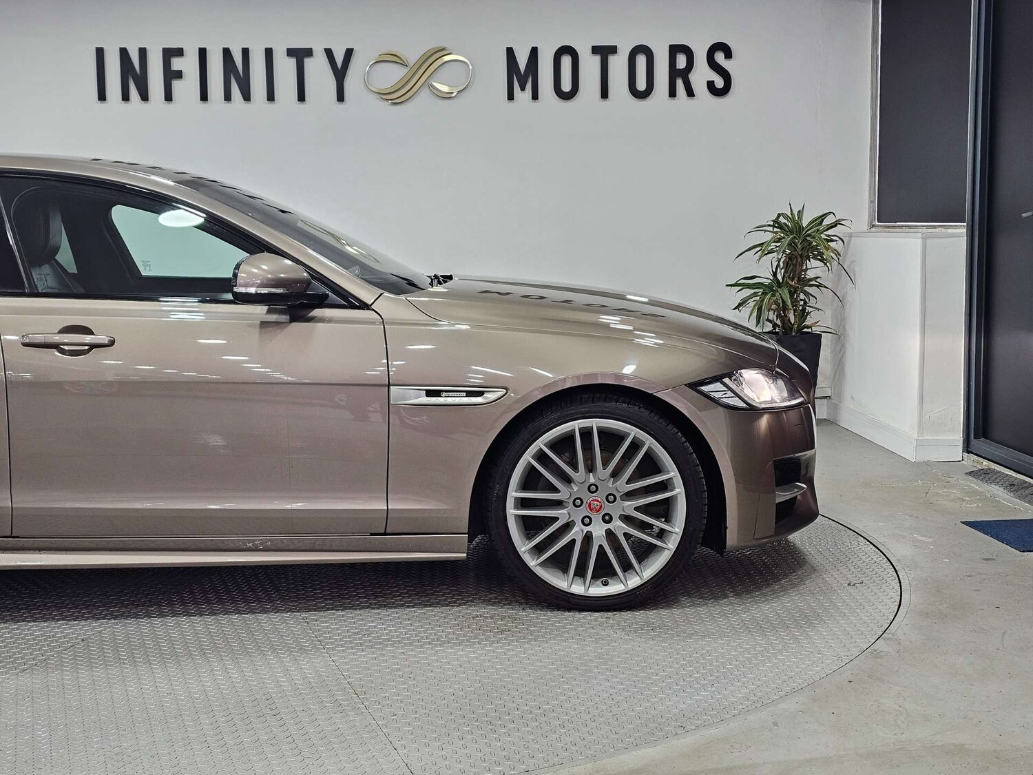 Used Jaguar XF 2016 for sale - 77420257: Photo 23