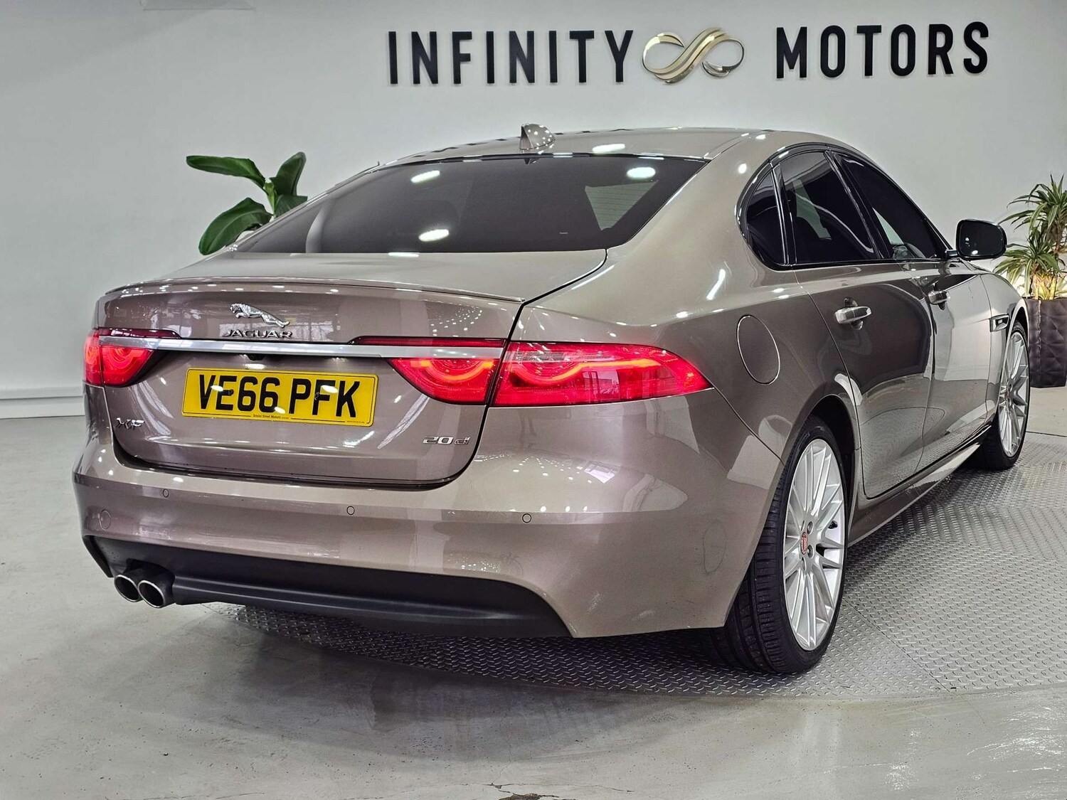 Used Jaguar XF 2016 for sale - 77420257: Photo 27