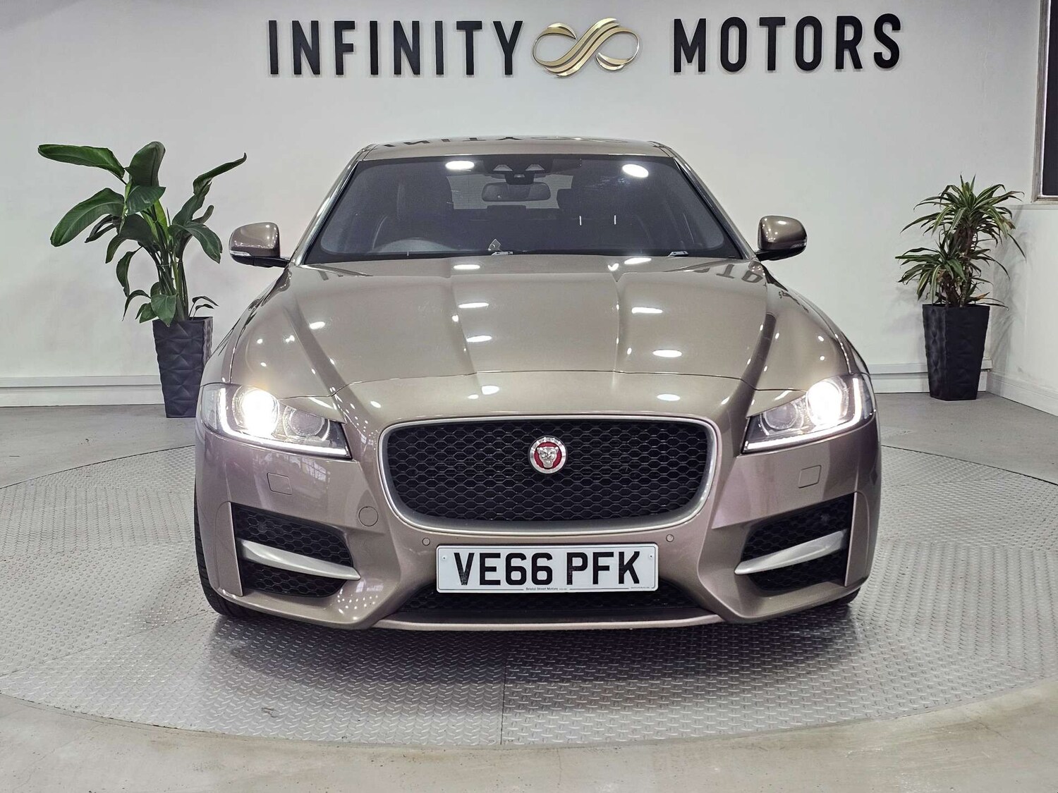 Used Jaguar XF 2016 for sale - 77420257: Photo 33