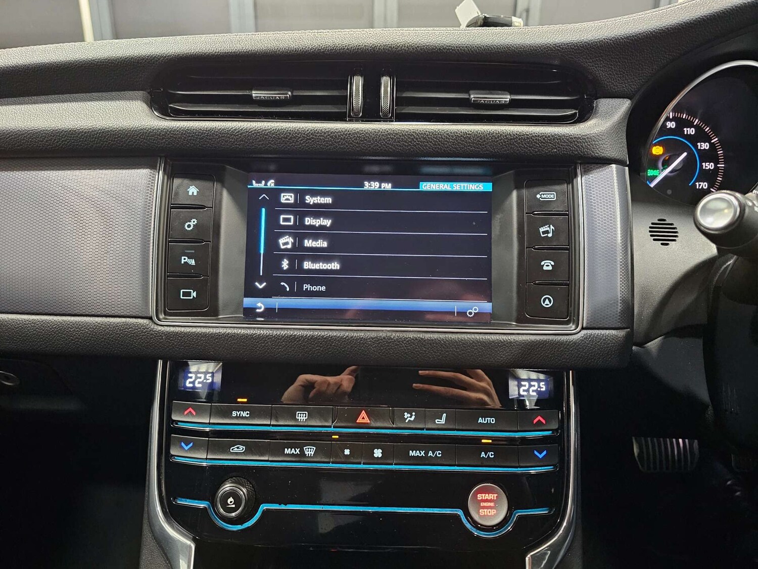 Used Jaguar XF 2016 for sale - 77420257: Photo 60