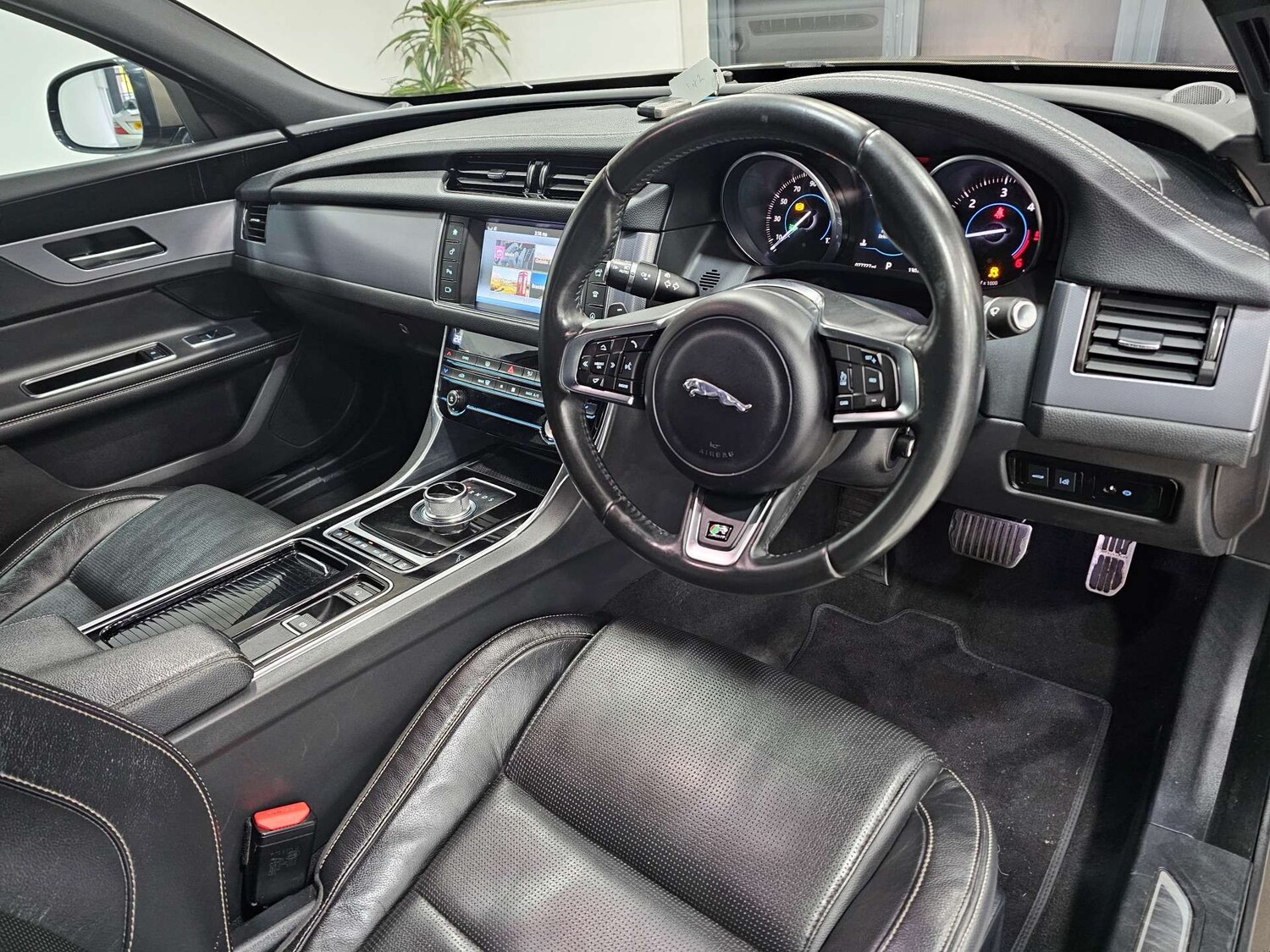 Used Jaguar XF 2016 for sale - 77420257: Photo 7