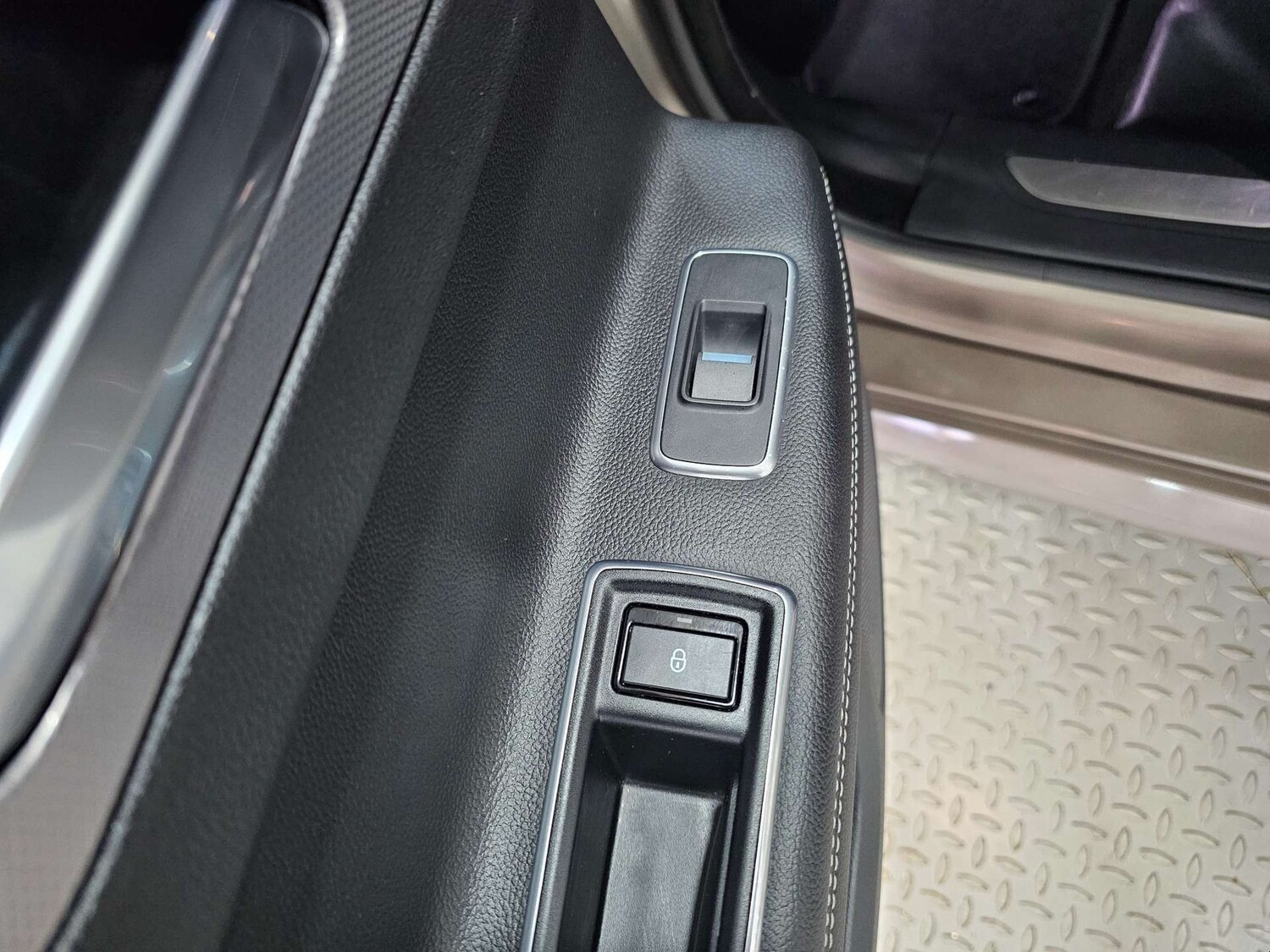 Used Jaguar XF 2016 for sale - 77420257: Photo 81