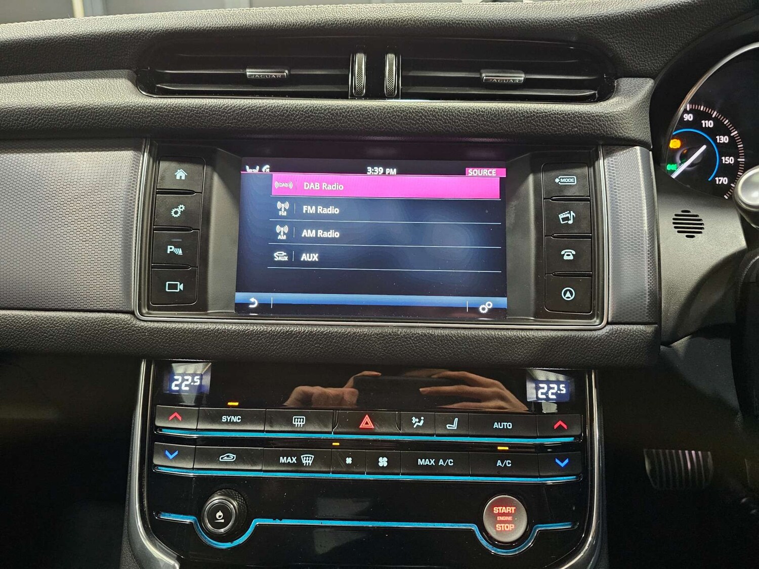 Used Jaguar XF 2016 for sale - 77420257: Photo 84