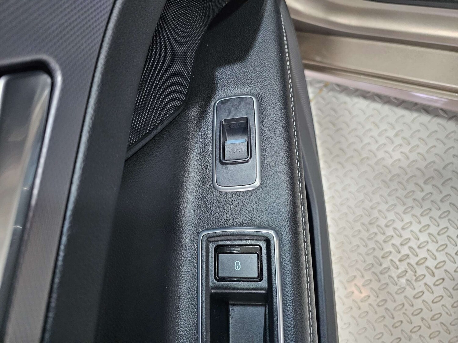 Used Jaguar XF 2016 for sale - 77420257: Photo 87