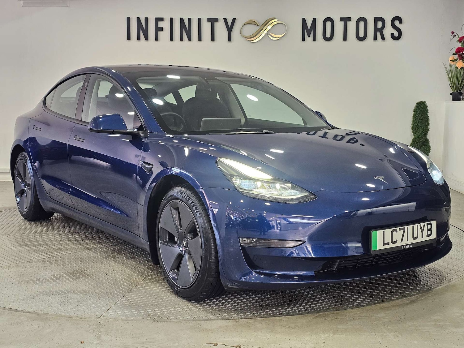 Used Tesla Model 3 2021 for sale - 76972344: Photo 1
