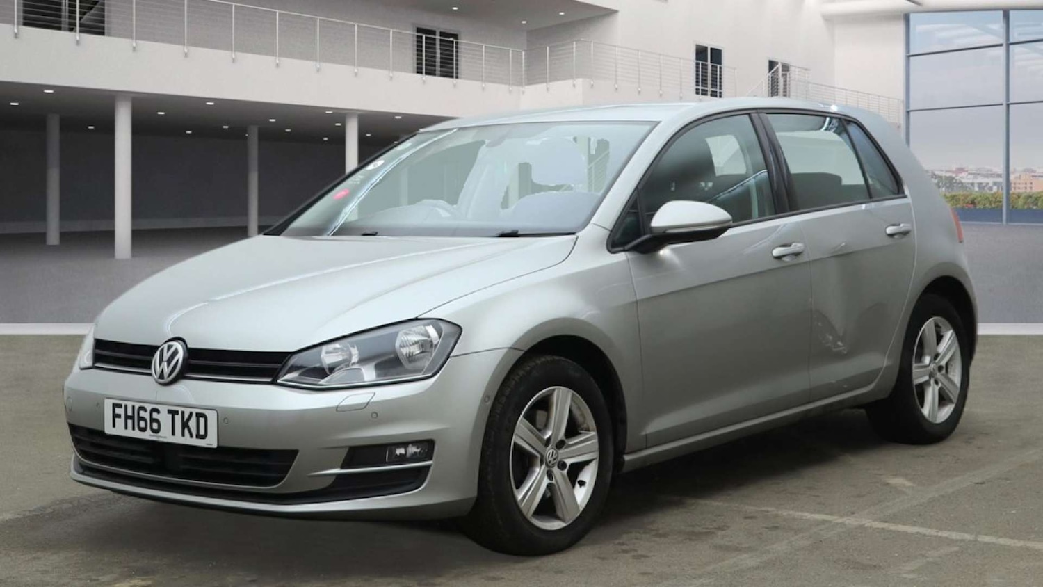 Used Volkswagen Golf 2016 for sale - 77700907: Photo 2