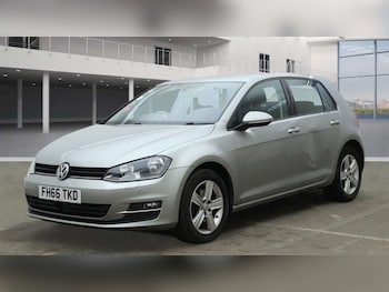 Used Volkswagen Golf 2016 for sale - 77700907: Photo