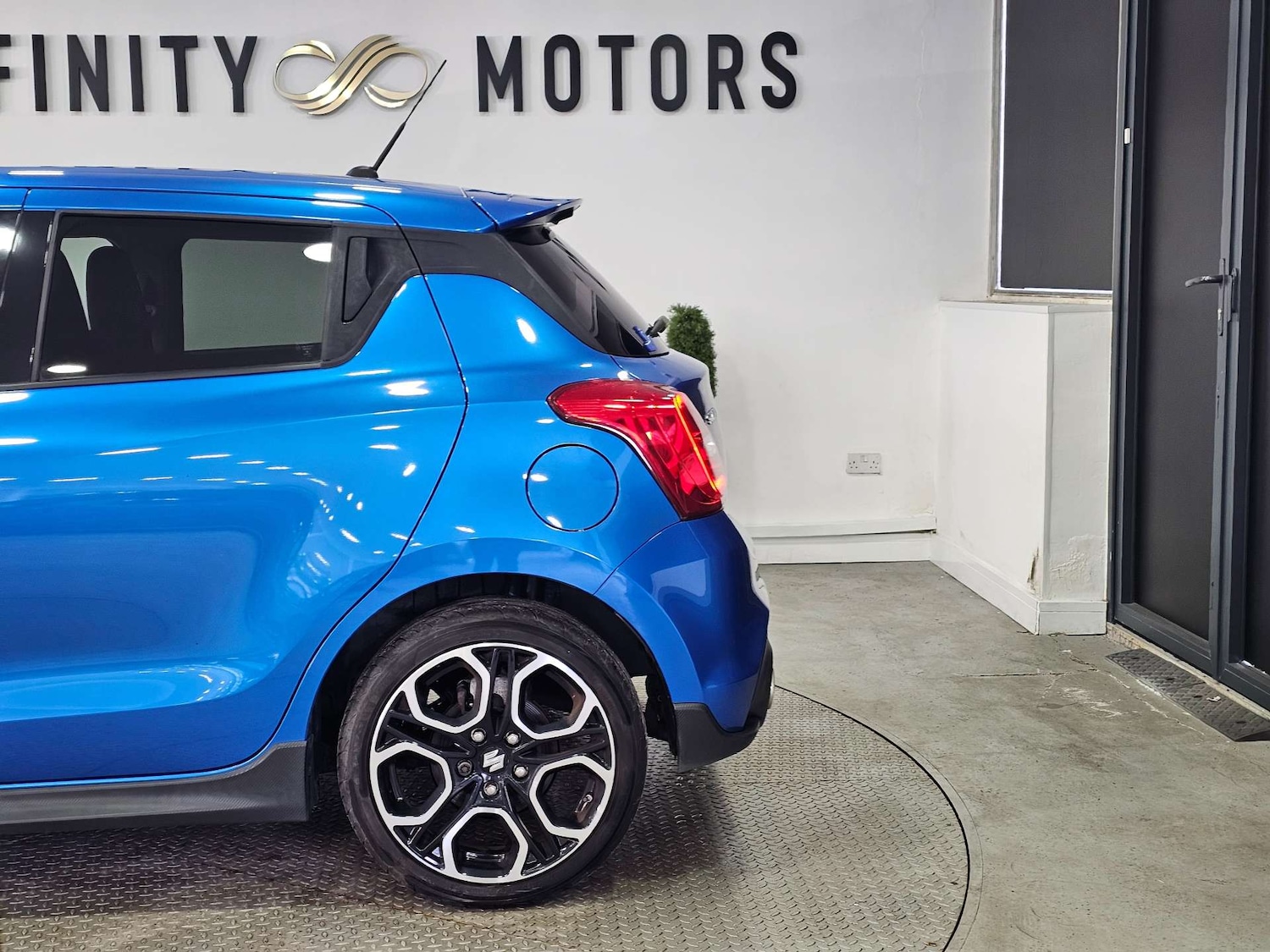 Used Suzuki Swift 2018 for sale - 77636828: Photo 21