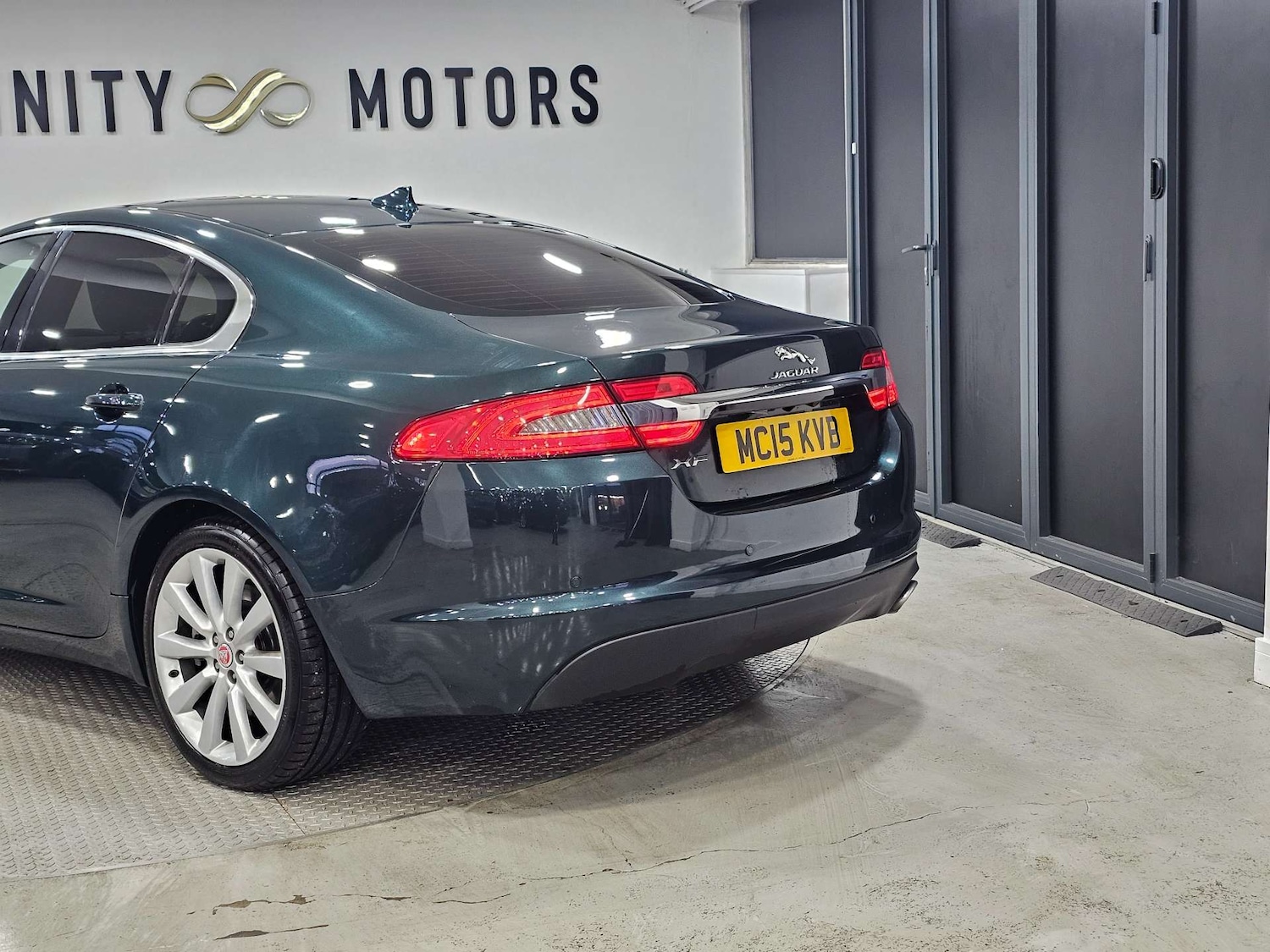 Used Jaguar XF 2015 for sale - 76972313: Photo 14