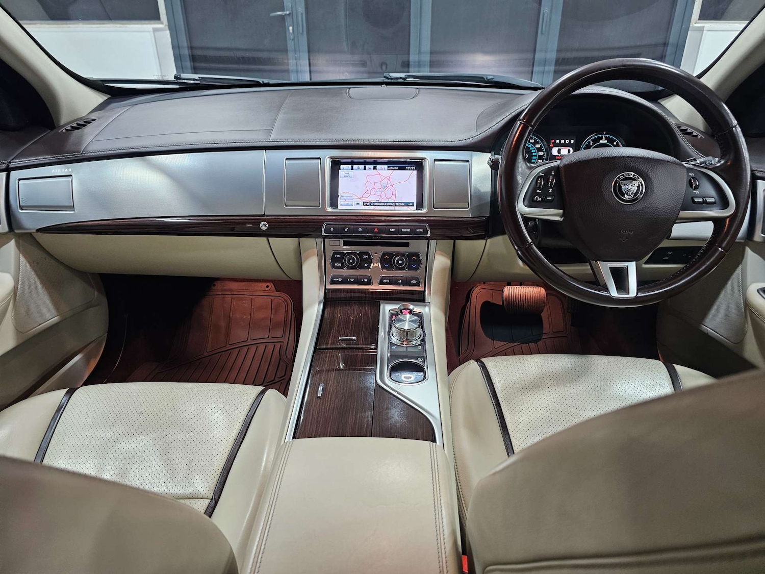 Used Jaguar XF 2015 for sale - 76972313: Photo 15