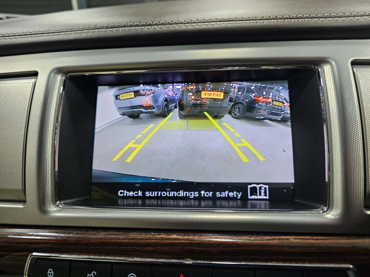 Used Jaguar XF 2015 for sale - 76972313: Photo 2