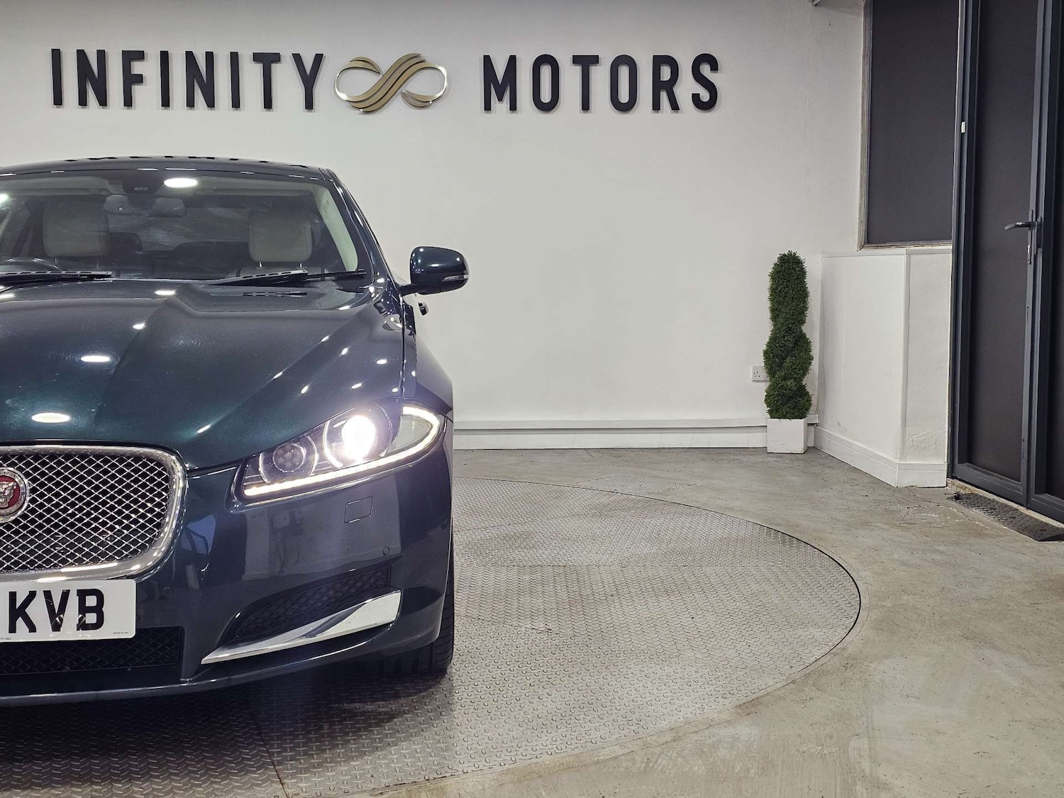 Used Jaguar XF 2015 for sale - 76972313: Photo 21