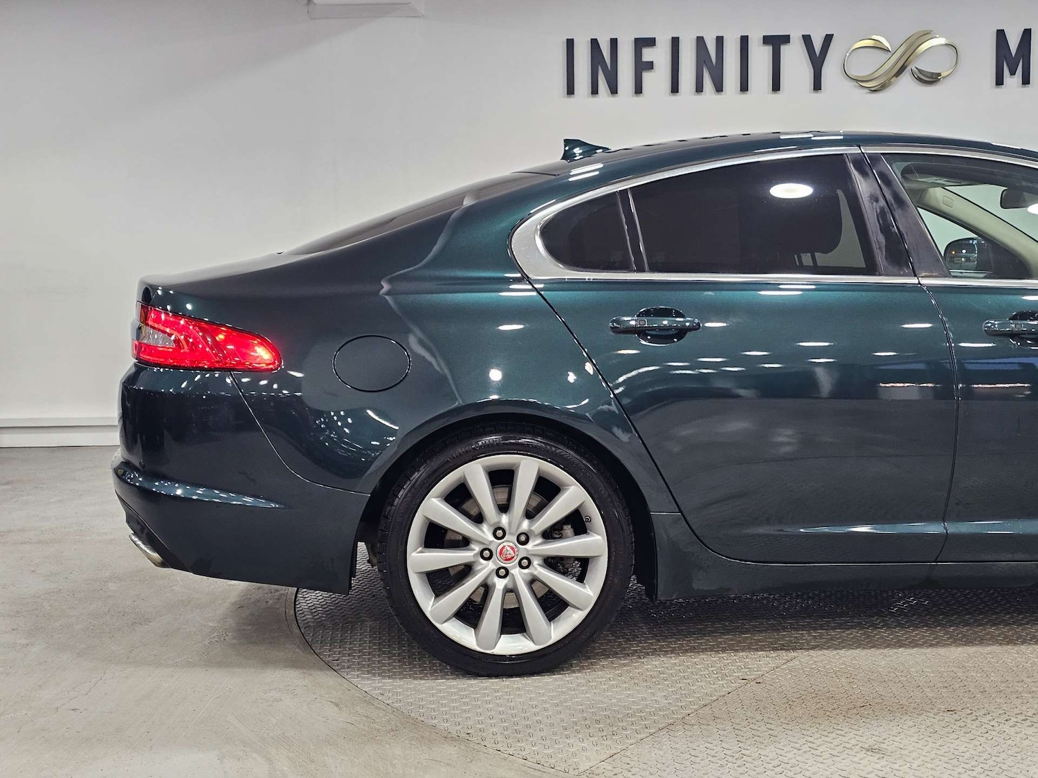 Used Jaguar XF 2015 for sale - 76972313: Photo 22