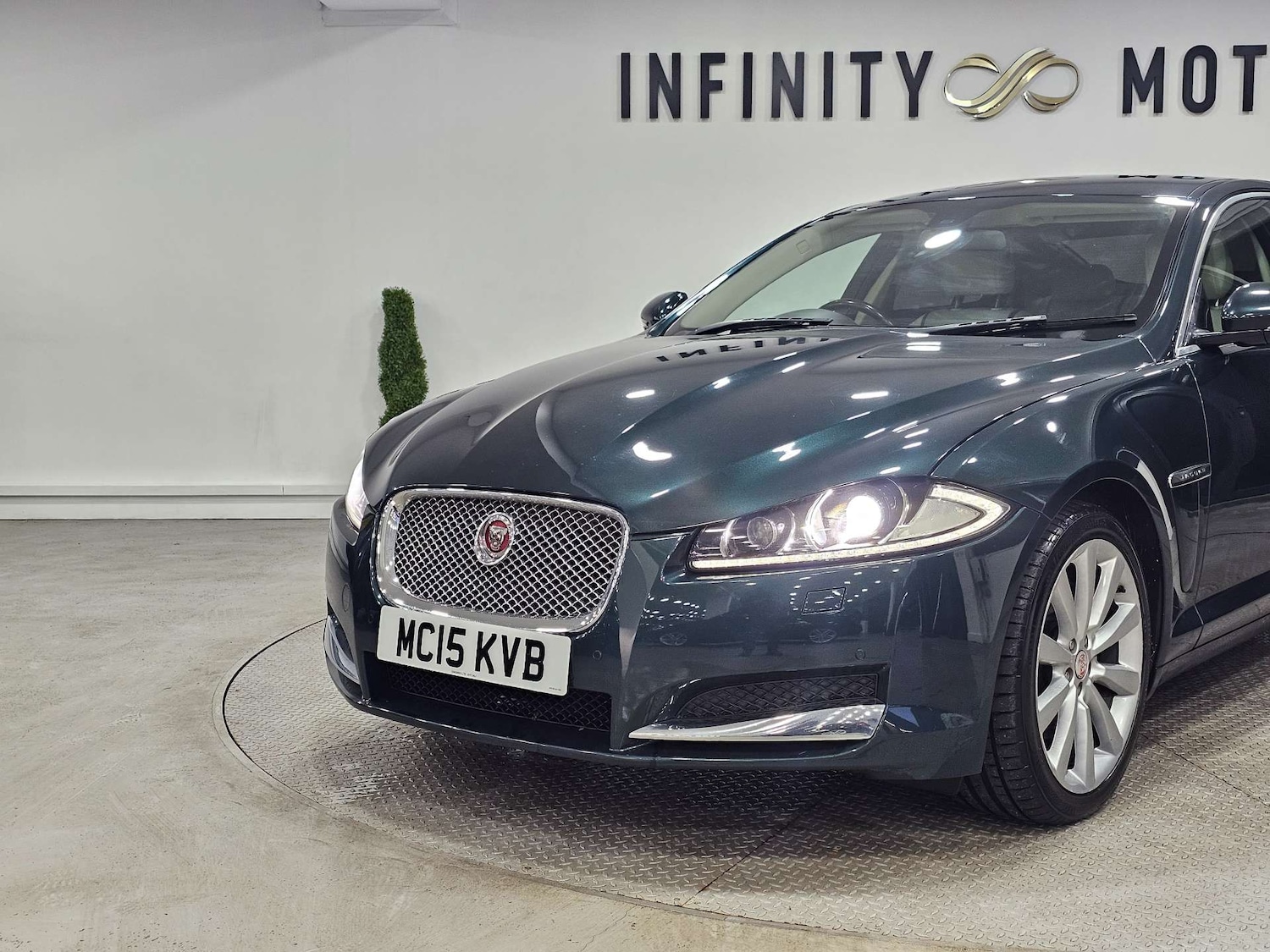 Used Jaguar XF 2015 for sale - 76972313: Photo 28