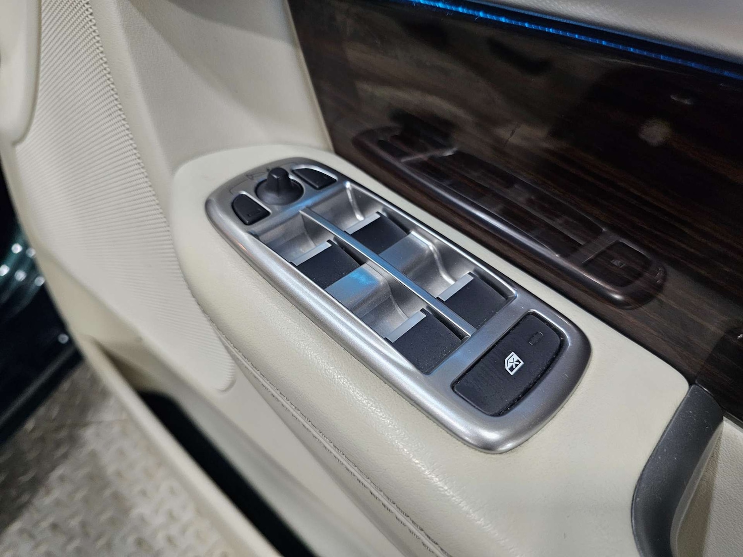 Used Jaguar XF 2015 for sale - 76972313: Photo 31