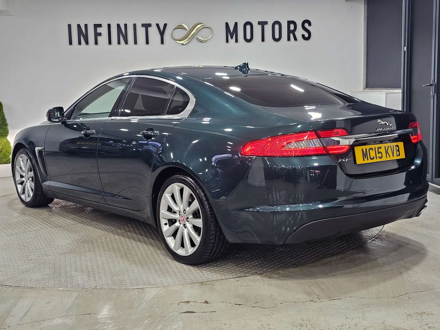 Used Jaguar XF 2015 for sale - 76972313: Photo 40