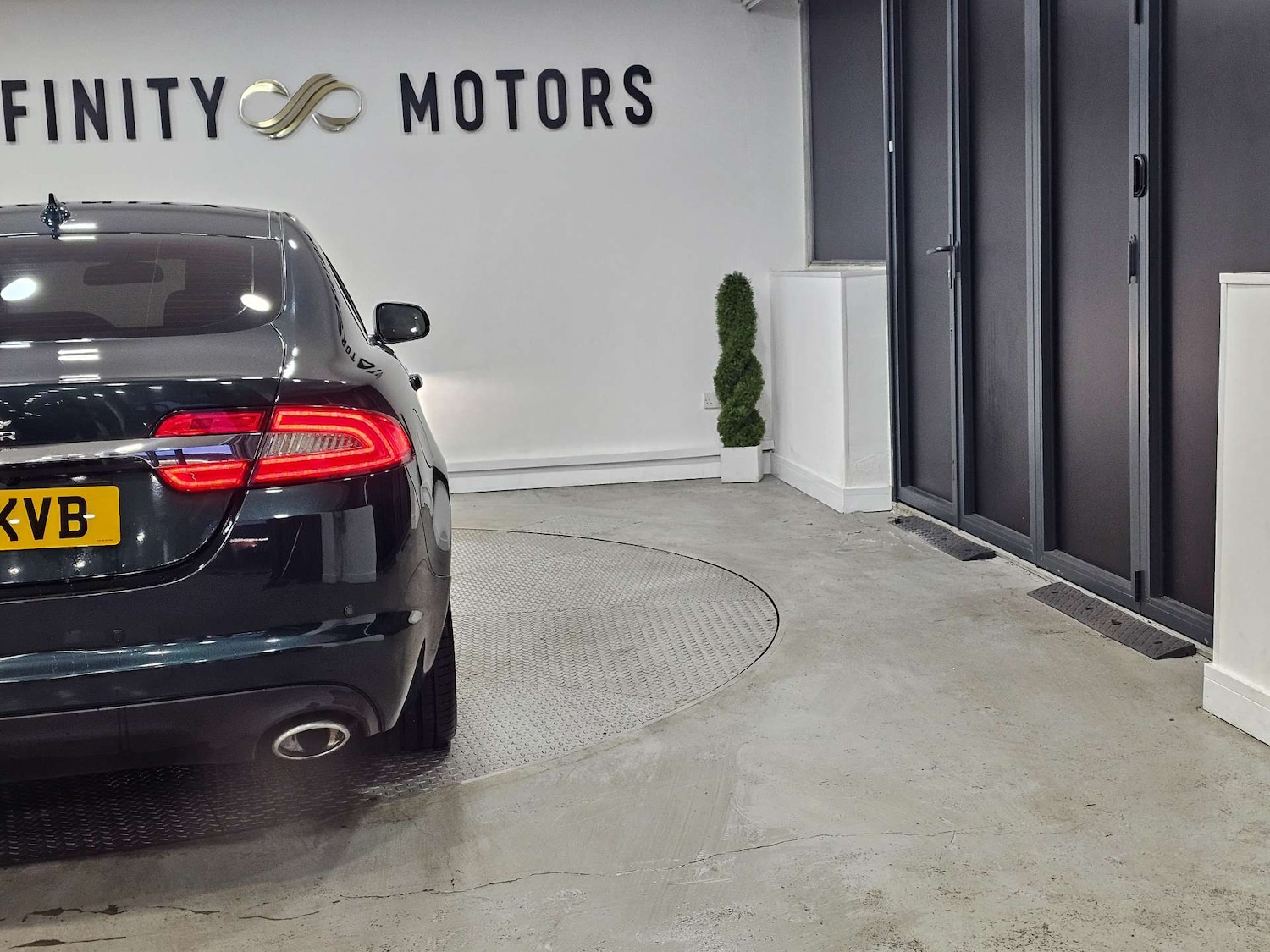 Used Jaguar XF 2015 for sale - 76972313: Photo 45