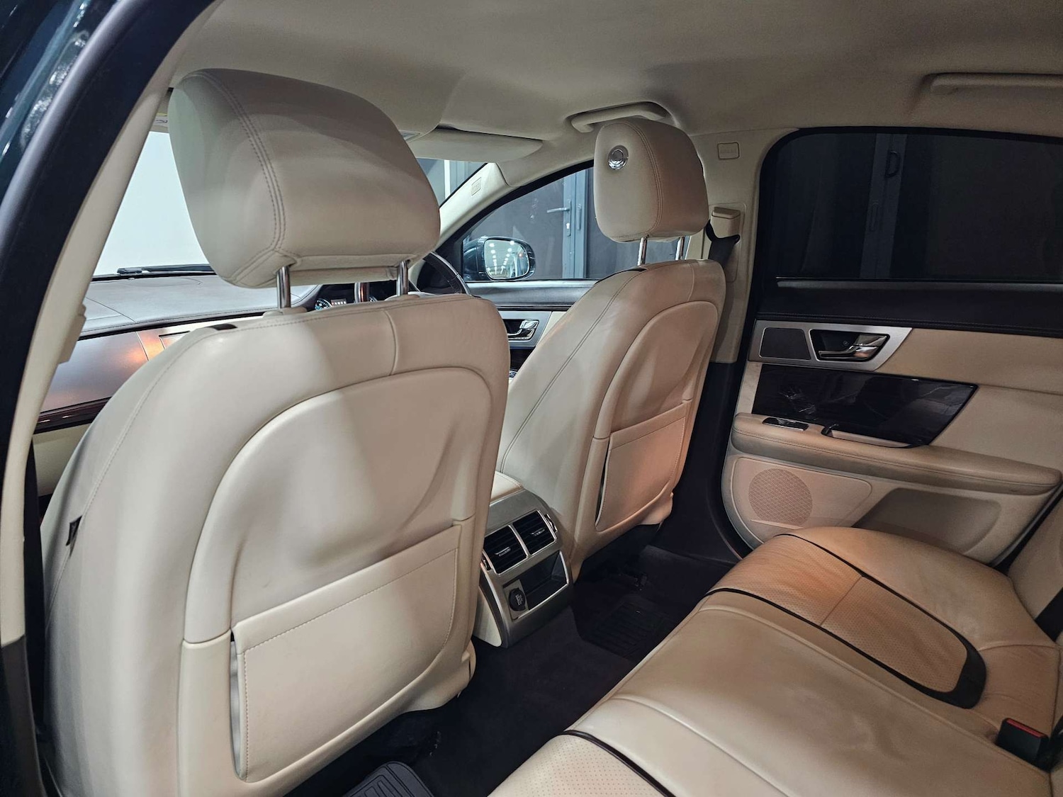 Used Jaguar XF 2015 for sale - 76972313: Photo 59