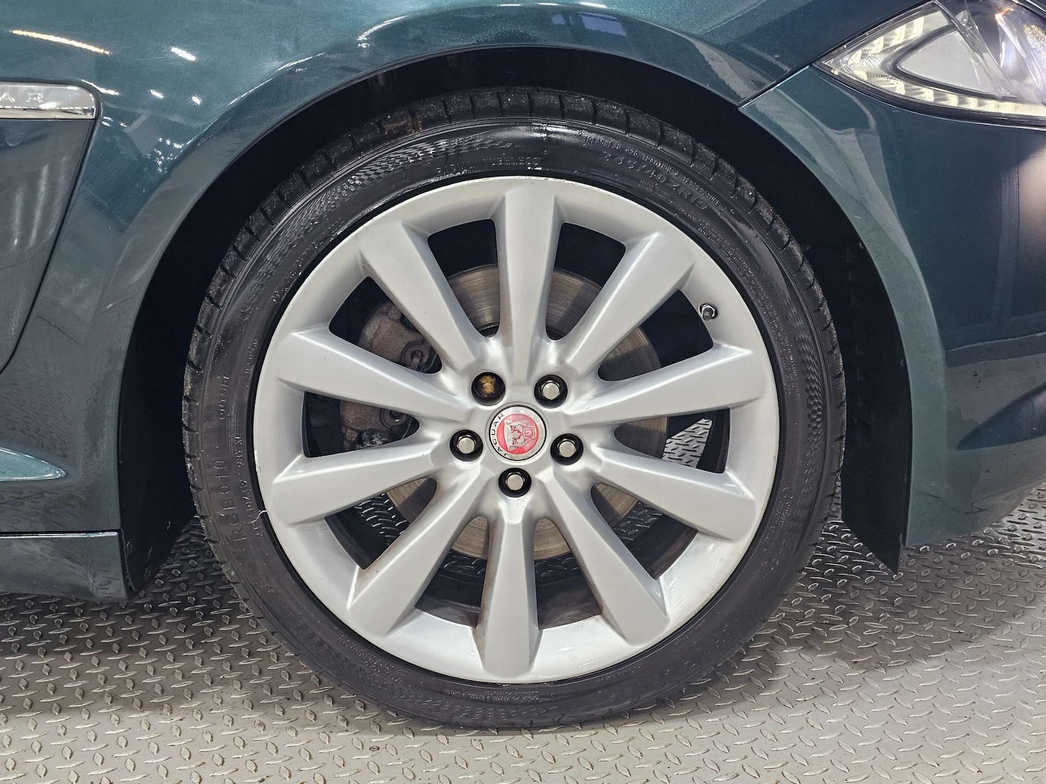 Used Jaguar XF 2015 for sale - 76972313: Photo 60