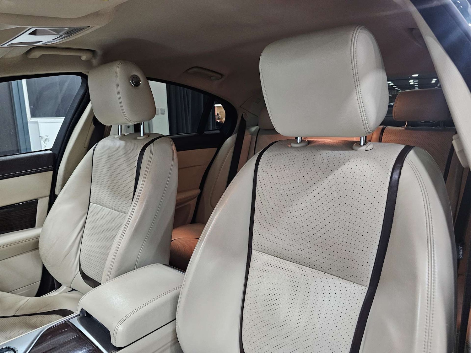 Used Jaguar XF 2015 for sale - 76972313: Photo 65