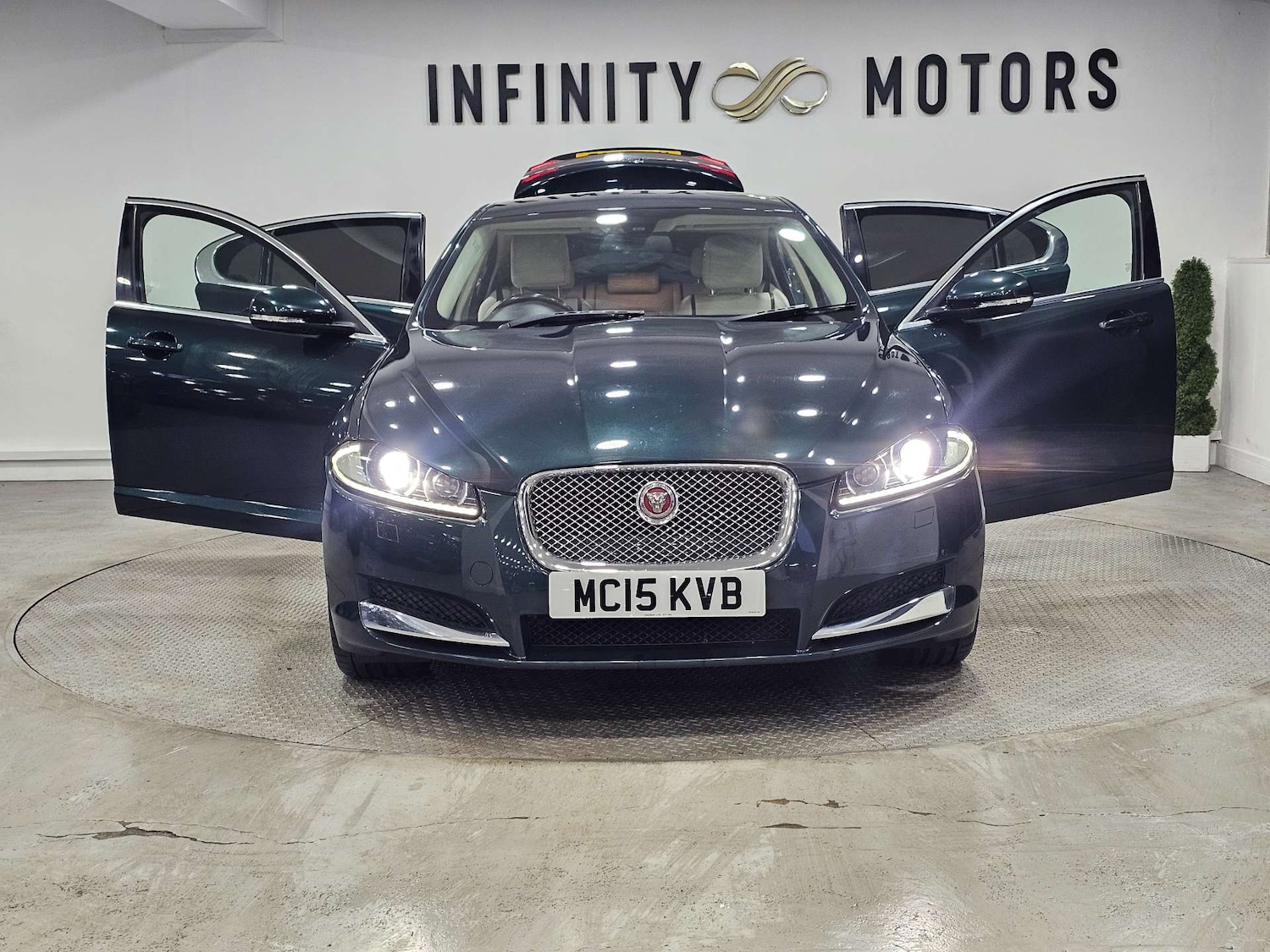 Used Jaguar XF 2015 for sale - 76972313: Photo 66