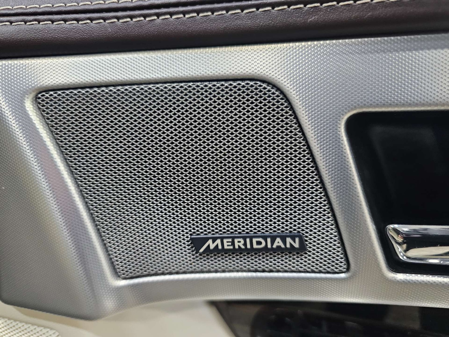 Used Jaguar XF 2015 for sale - 76972313: Photo 75