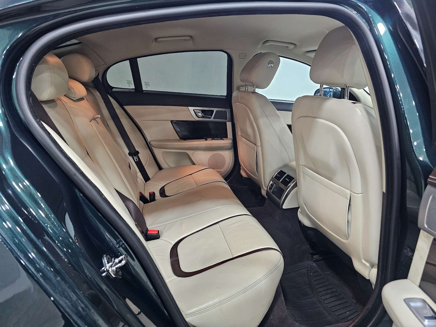 Used Jaguar XF 2015 for sale - 76972313: Photo 82