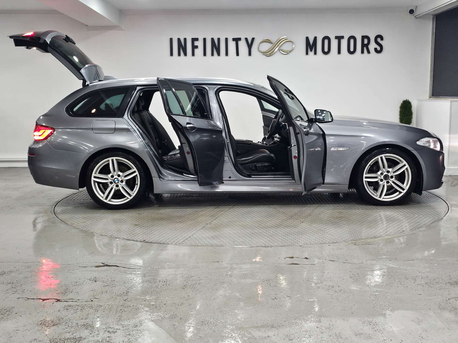 Used BMW 5 Series 2013 for sale - 76972467: Photo 42