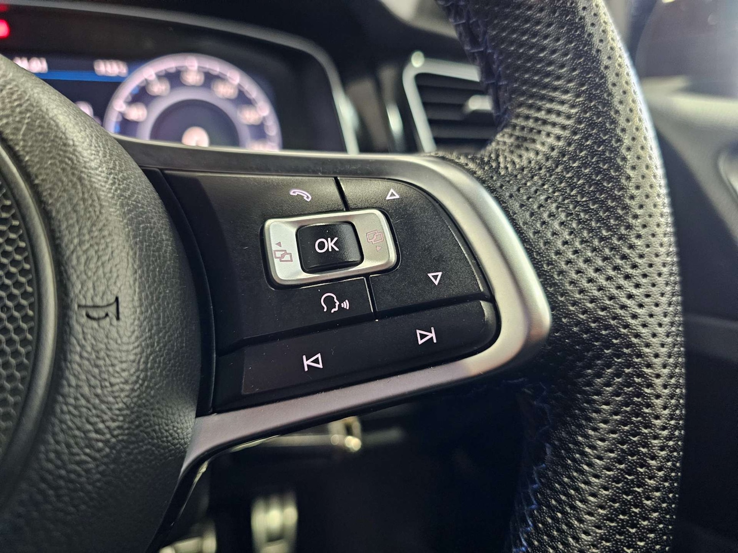 Used Volkswagen Golf 2017 for sale - 78016549: Photo 61