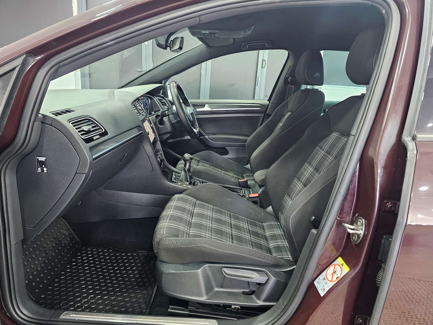 Used Volkswagen Golf 2017 for sale - 78016549: Photo 92