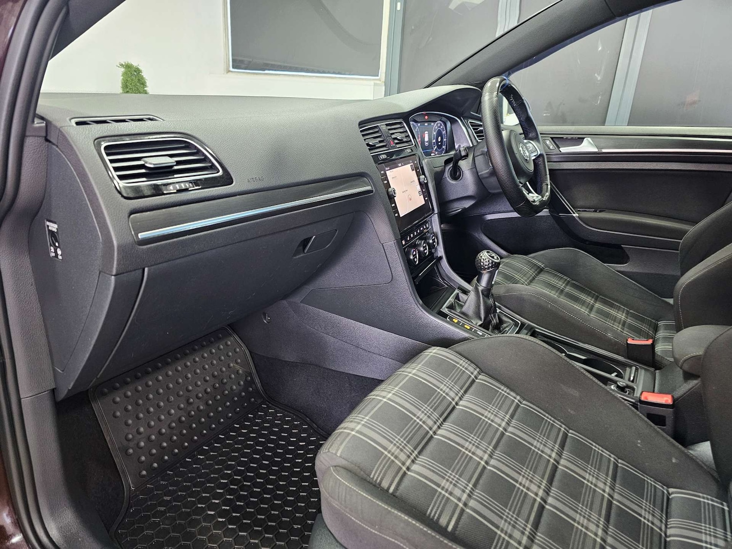 Used Volkswagen Golf 2017 for sale - 78016549: Photo 93