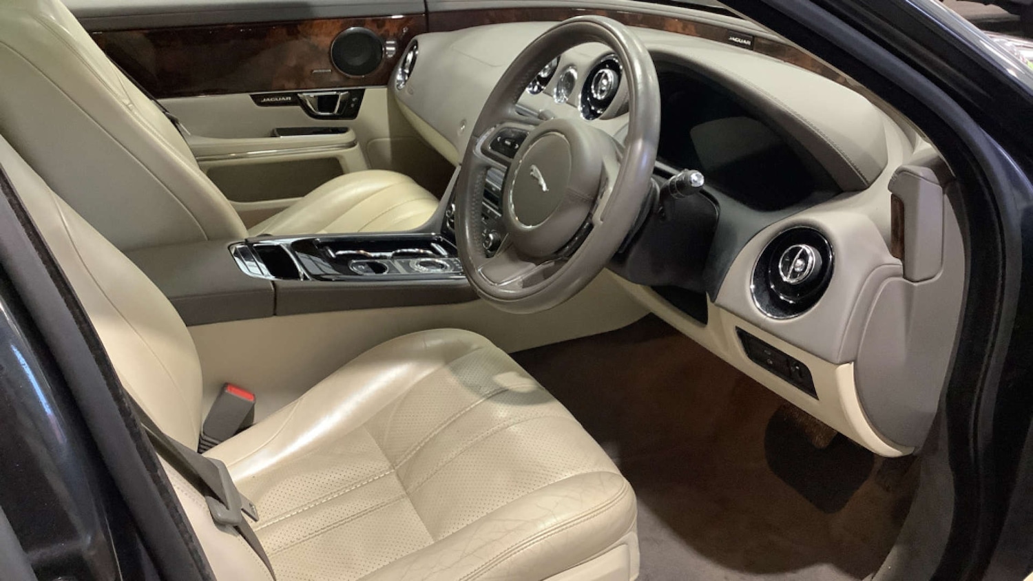 Used Jaguar XJ 2014 for sale - 77318484: Photo 12