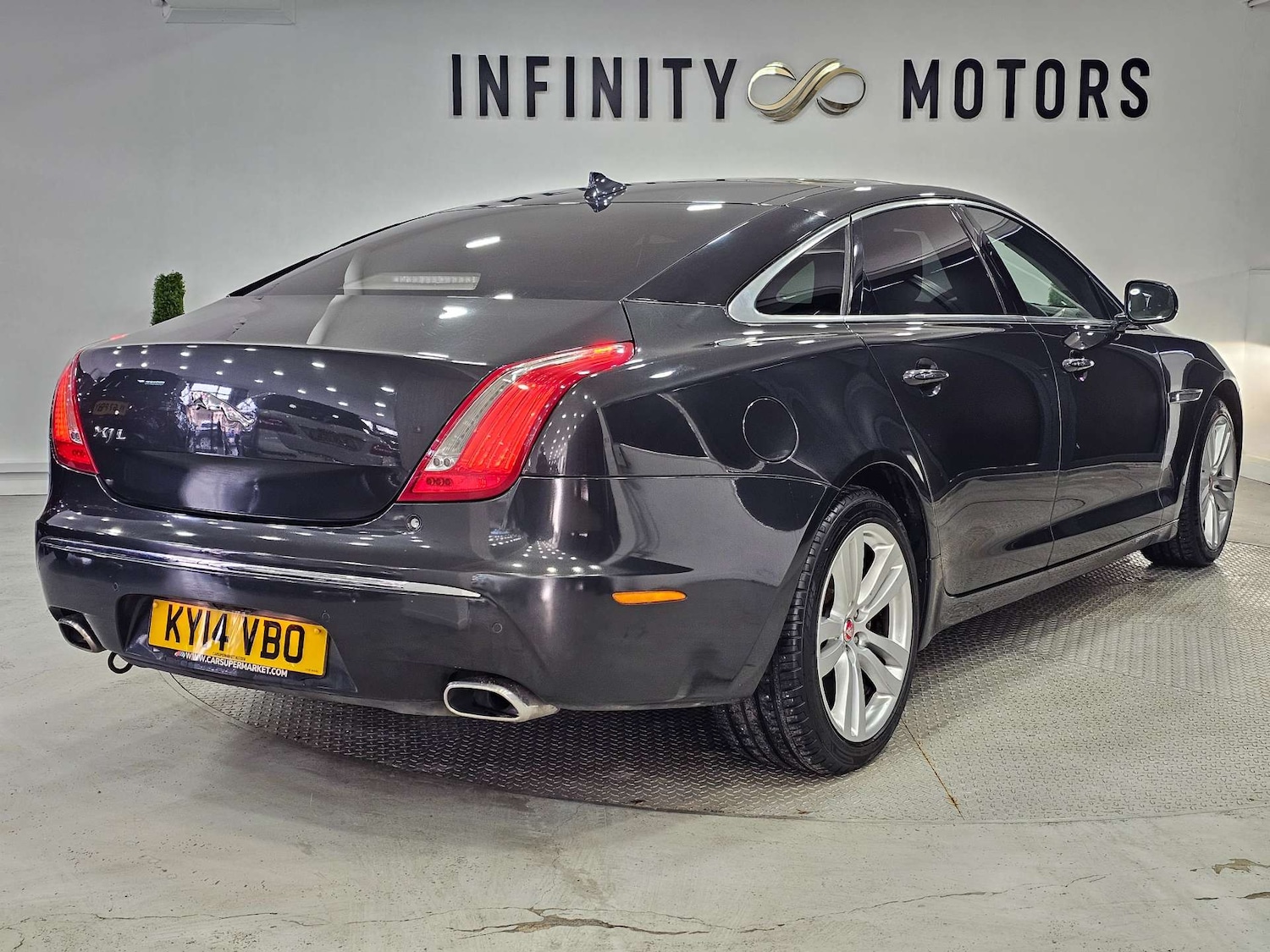 Used Jaguar XJ 2014 for sale - 77318484: Photo 33