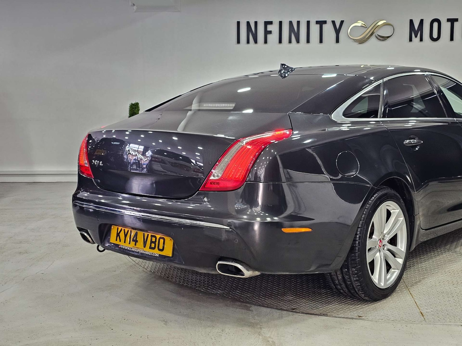 Used Jaguar XJ 2014 for sale - 77318484: Photo 34